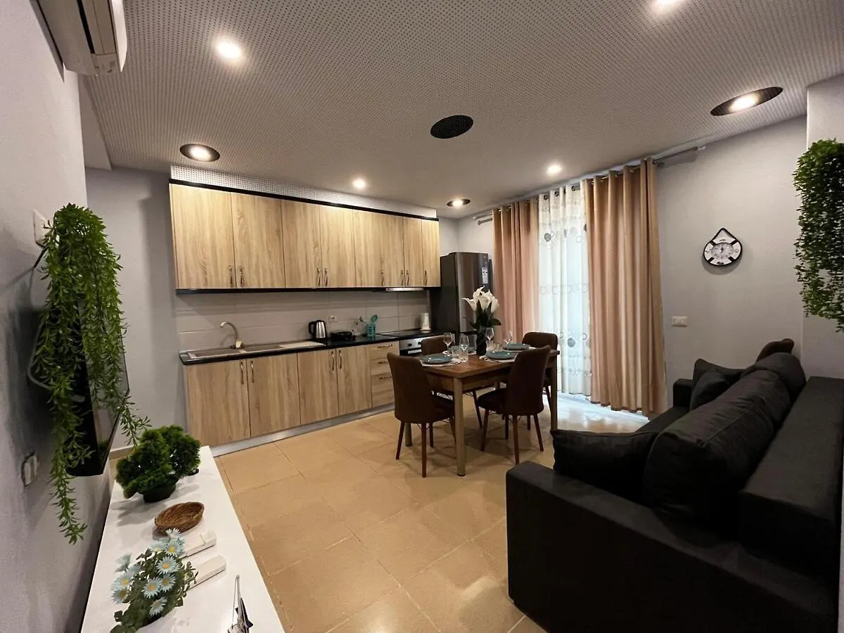 Cattleya Apartment Golem  Αλβανία