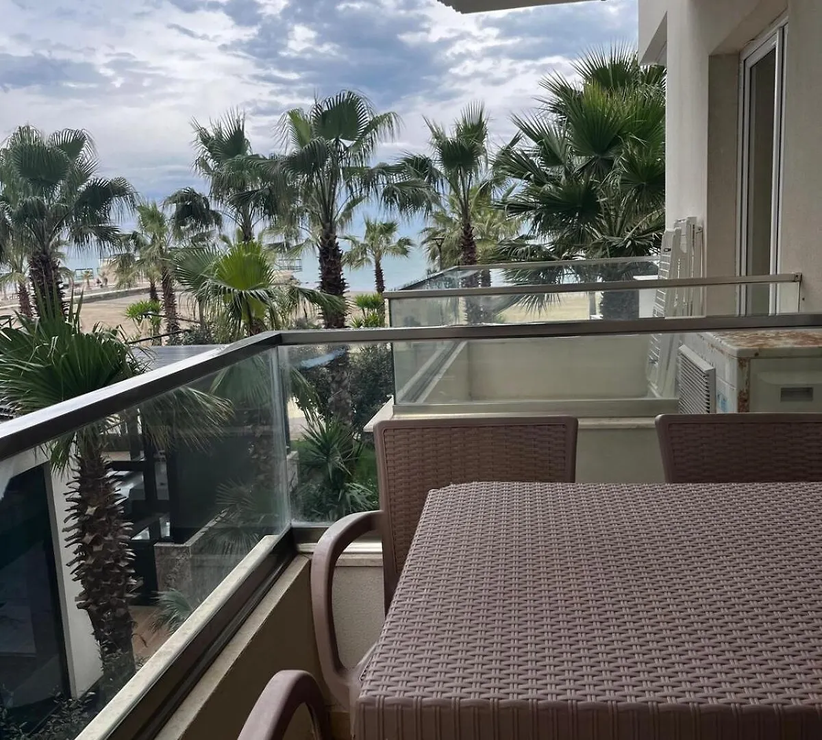 Cattleya Apartment Golem  Αλβανία